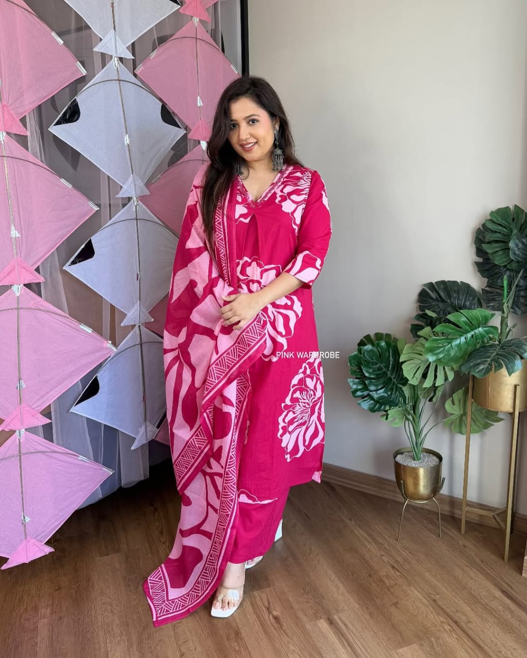 Enjoy This Summer 🌞with Our Very Beautiful 3pcs Suit Set