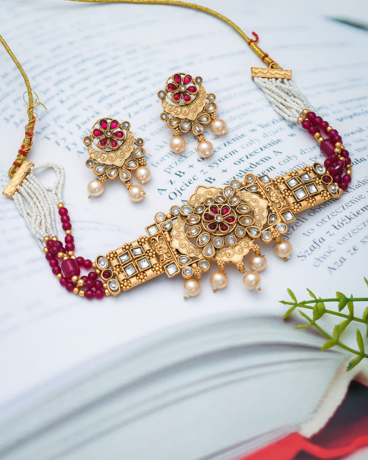 VERY LOVELY NECKLACE 💎—perfect for adding sparkle to every outfit