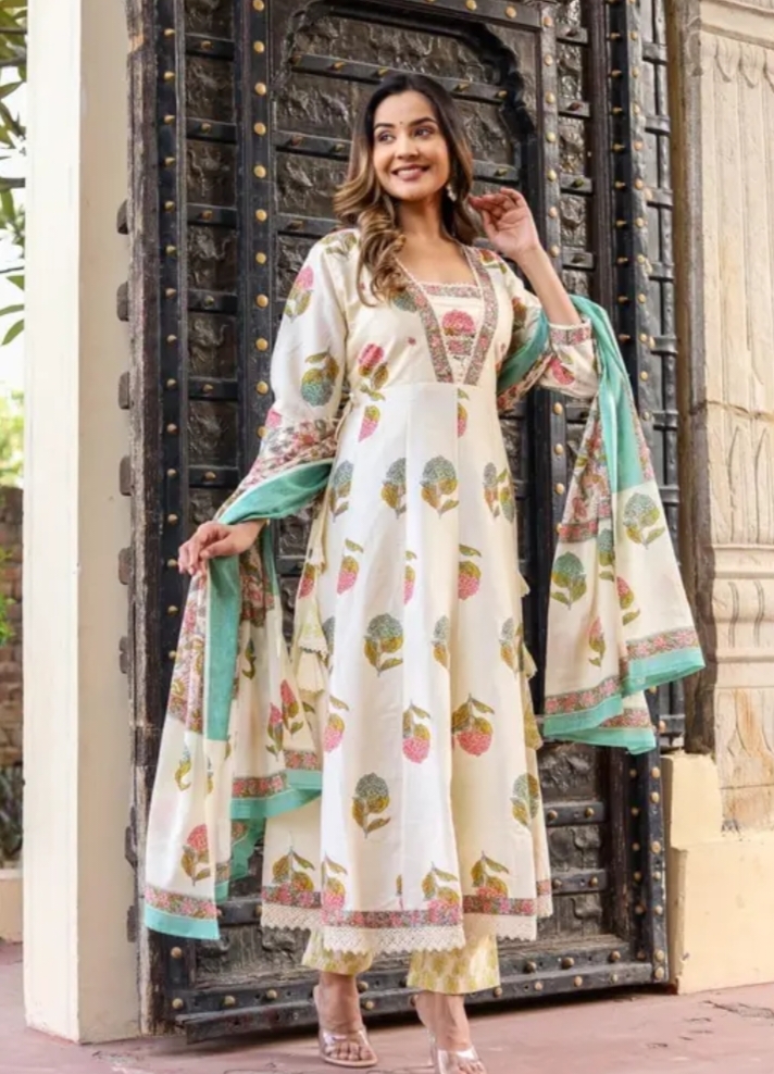 Feel a beautiful vibes of the charming power beautiful cotton with Hand work in yog