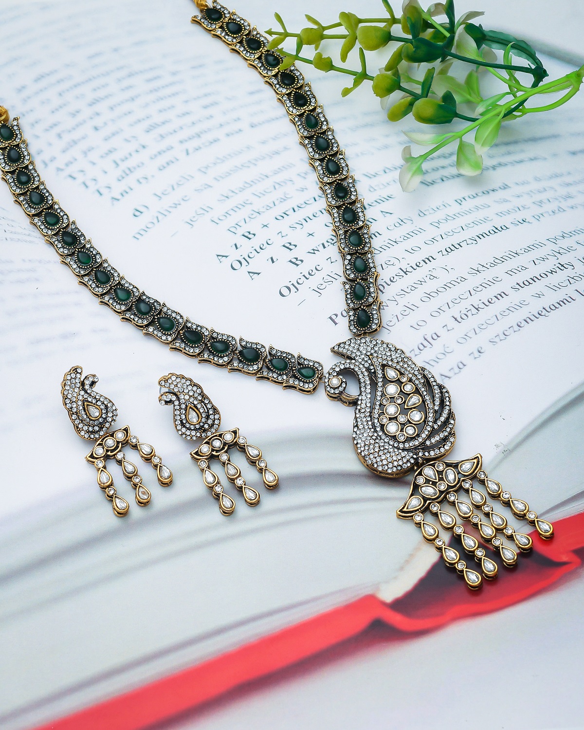 Mozonite luxury neckless set